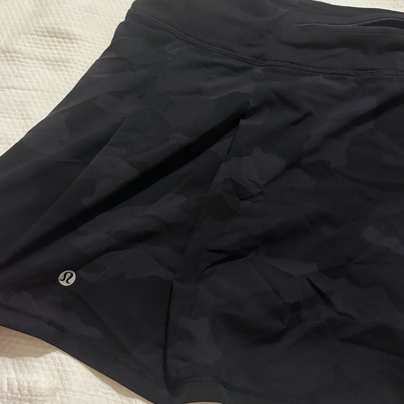 Lululemon Pace Rival Mid Rise Skirt *Tall - Camo/Black SZ 12 - Picture 6 of 7
